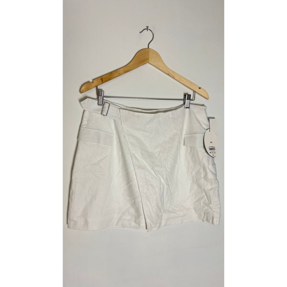 Scoop White Belted Envelope Mini Skirt‎